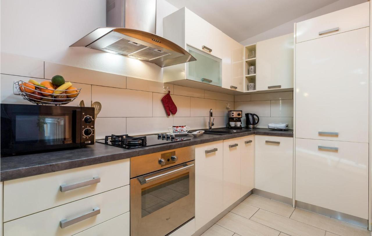 Gorgeous Apartment In Rijeka With Kitchen Екстер'єр фото