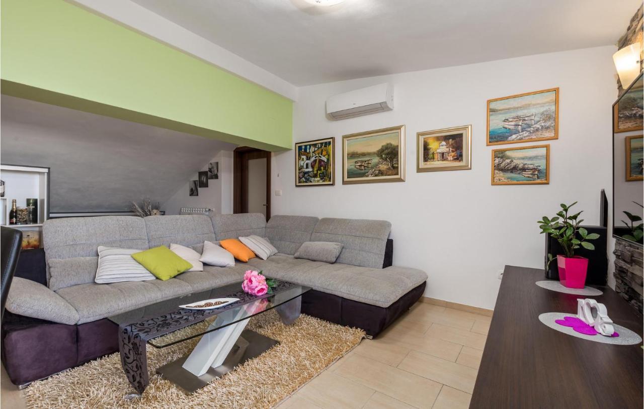 Gorgeous Apartment In Rijeka With Kitchen Екстер'єр фото
