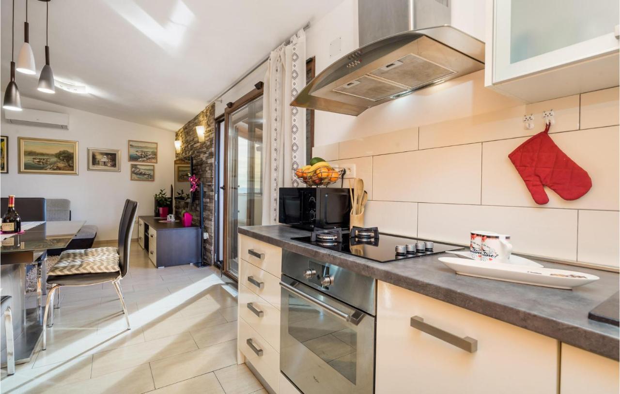 Gorgeous Apartment In Rijeka With Kitchen Екстер'єр фото