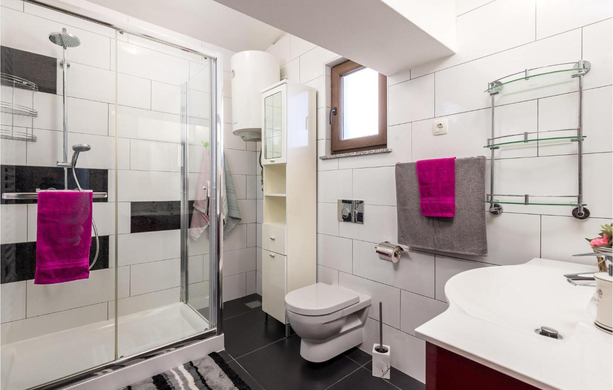 Gorgeous Apartment In Rijeka With Kitchen Екстер'єр фото